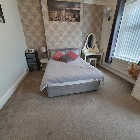 Private Luxury Double Room In Cardiff Buitenkant foto
