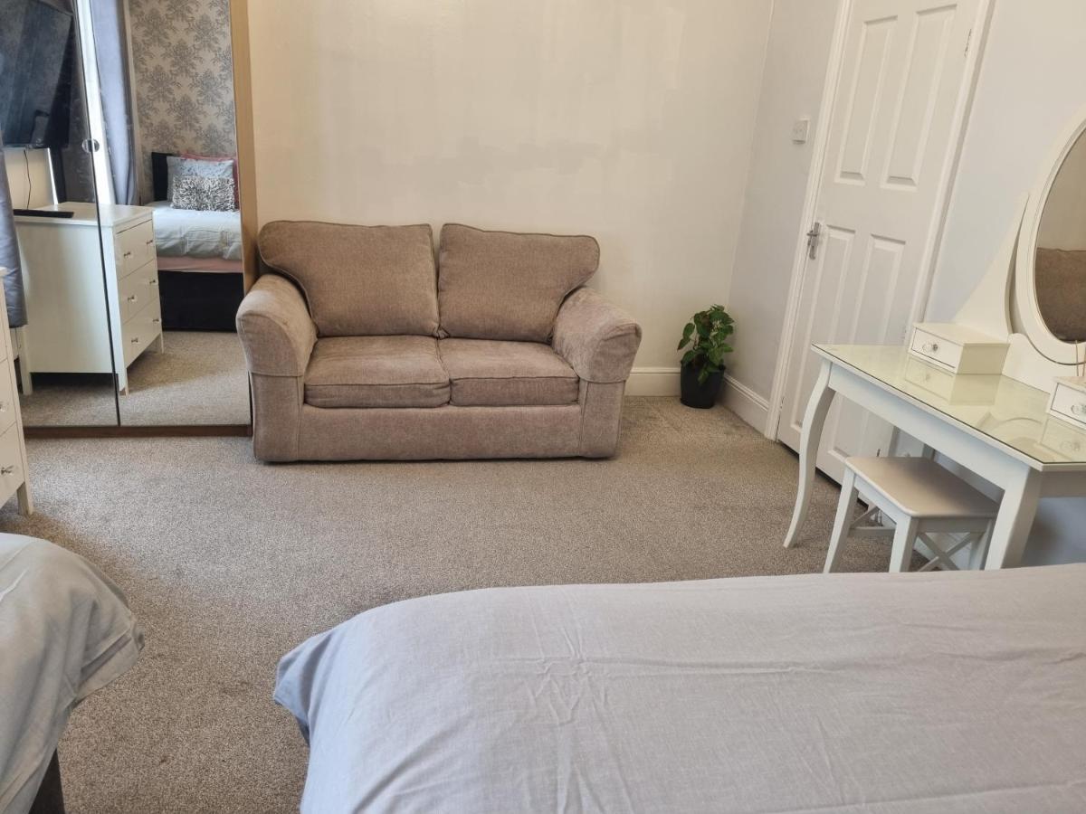 Private Luxury Double Room In Cardiff Buitenkant foto