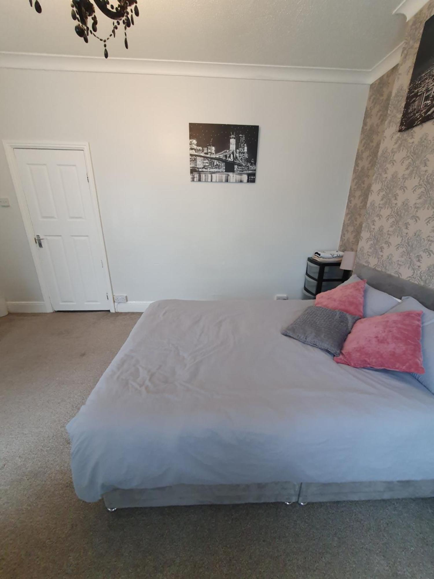 Private Luxury Double Room In Cardiff Buitenkant foto